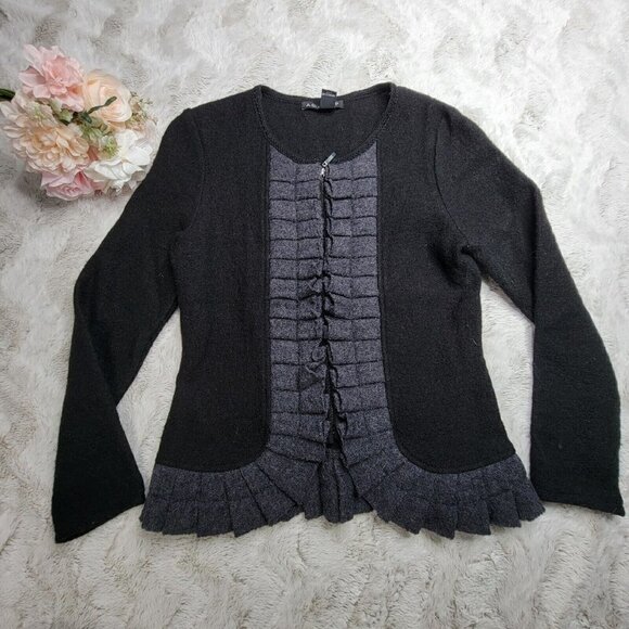 A Giannetti 100% Boiled Wool Two Tone Ruffle Accent Full Zip Sweater Size M - Picture 1 of 10